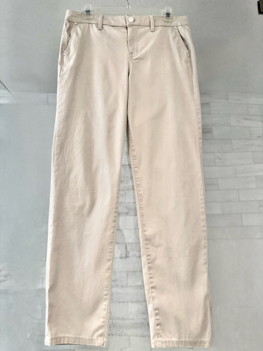 Women's Straight-Leg Jeans in Cream